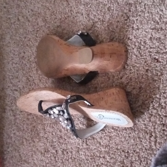 Sandals - Picture 2 of 2